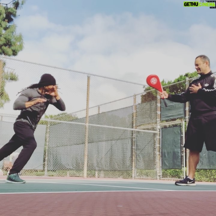 Lateef Crowder - 2.2K Likes - only @enele.m and Justin know what we are talking about. 😂😂 chuuuuurch! 🙌🏾😂 ótima segunda-feira com martelo! #capoeira #lateefcrowder #martialarts #artesmarciais #martelo #precision #rindo #igreja #domingo #laughing #fighting #fitness #guerreiros #lateefcrowderdossantos #justinwilliams #aquecimento #warmingup #talkingshit #dudes