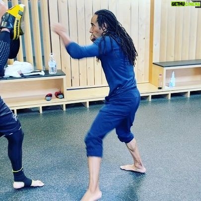 Lateef Crowder - 8K Likes - Can’t thank y’all brothers enough for the healing session. ✊🏾✊🏾 @enele.m @sini.lau ...trying to keep the Mandalorian skills right #mandaloriantraining #capoeira #boxing #cotovelada #meialuasolta #baiano #tonga #bantu #church #healing #treino #training #fitness #tradition #ancestors #bloodconversations #trainingwithinjuries #thisistheway