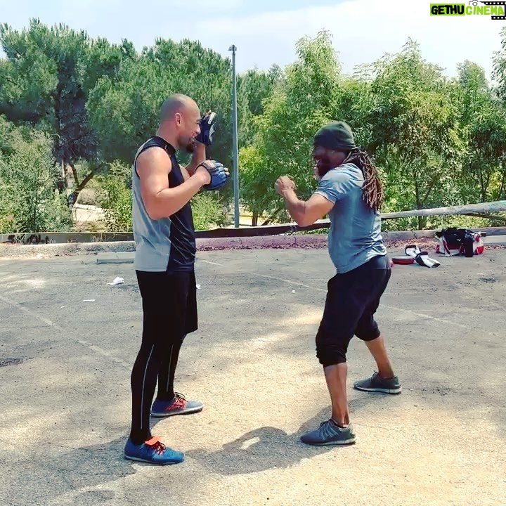 Lateef Crowder - 3.5K Likes - Just Dem Bay Area boys flowing with this brain teaser of a combo😄 as requested and. thanks @enele.m and @sini.lau #treino #capoeira #boxing #lateefcrowderdossantos #cardio #flow #brainteaser #salvadorbahia #lateefcrowder #tonga #bayarea #nature #warriors #bantus #warriorsconversation #nomind #dontfocusonthefinger