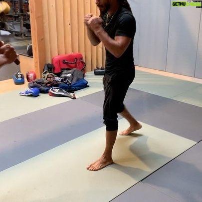 Lateef Crowder - 8.4K Likes - One lesson I’ll always remember from my master is to have just as good of footwork from the negativa (ground position), as I do when I am standing. Salve Mestre Vaguinho! Thanks brothas @enele.m @sini.lau for the push and knowledge ...and being on the same planet as me mentally well as physically😆✊🏾 have a great rest of week people! #capoeira #boxing #warmingup #negativa #treino #fitness #training #lateefcrowderdossantos #baiano #nagô #bantu #angola #benga #tonga #brasil #lateefcrowder #tradition #imnotmasterless #notfromyoutube #tbt #sharedknowledge #thestickisonlyaguide