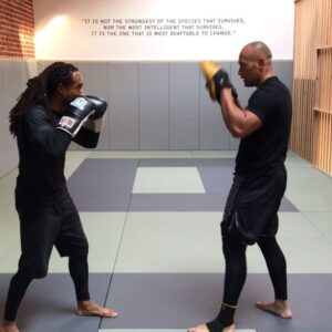 Lateef Crowder Instagram - Parte 2. @enele.m #training #lateefcrowderdossantos #creating #flowing #fitness #capoeira #treino #martialarts #artesmarciais #therapysundays #boxing #warmingdown
