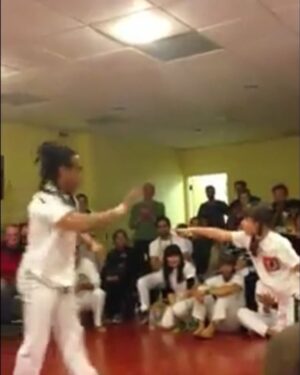 Lateef Crowder Instagram - #tbt jogando um jogo de capoeira com a filha do meu grande Mestre Vaguinho! Tudo o que ela queria fazer era cintura desprezada!😆 Salve mestre Gladson, Salve mestre Vaguinho Salve Mestre Marcelo e olá Eliza! Axé!  #tbt to playing a Capoeira game with my masters daughter. All she wanted to do was hip throws and flips....so I joined in😂. Salve mestre gladson and mestre vaguinho #capoeira #saopaulo #saosalvadorbahia #brasil #batizado #lateefcrowderdossantos #capoeiraofsanjose #meumestre #mestrevaguinho #mestregladson #mestremarcelo #childsplay #creativethinkers #crianzas #brincando #lateefcrowder #cinturadesprezadas #balao #tbt #fitness #training #martialarts #artesmarciais