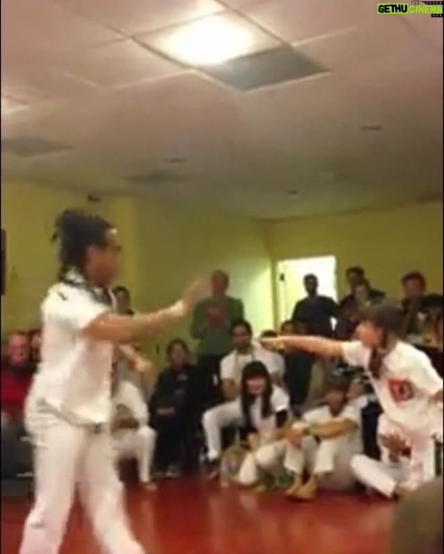 Lateef Crowder - 2.7K Likes - #tbt jogando um jogo de capoeira com a filha do meu grande Mestre Vaguinho! Tudo o que ela queria fazer era cintura desprezada!😆 Salve mestre Gladson, Salve mestre Vaguinho Salve Mestre Marcelo e olá Eliza! Axé! #tbt to playing a Capoeira game with my masters daughter. All she wanted to do was hip throws and flips....so I joined in😂. Salve mestre gladson and mestre vaguinho #capoeira #saopaulo #saosalvadorbahia #brasil #batizado #lateefcrowderdossantos #capoeiraofsanjose #meumestre #mestrevaguinho #mestregladson #mestremarcelo #childsplay #creativethinkers #crianzas #brincando #lateefcrowder #cinturadesprezadas #balao #tbt #fitness #training #martialarts #artesmarciais