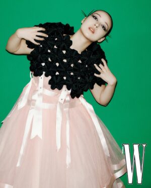 Laufey Instagram - thank you @wkorea 🥀🥀🥀

Photographer | SONGYI YOON (@songgge) 
Editor | HYUNJI KIM (@h_y_u_n_j_) 
Writer | YUNI LIM (@heeyun_lim) 
Hair | HYUNSEUNG HONG (@hyunhair) 
Makeup | JEONGIN LIM (@limjeongout) 
Assistant | YENNY PARK (@yennyprk)