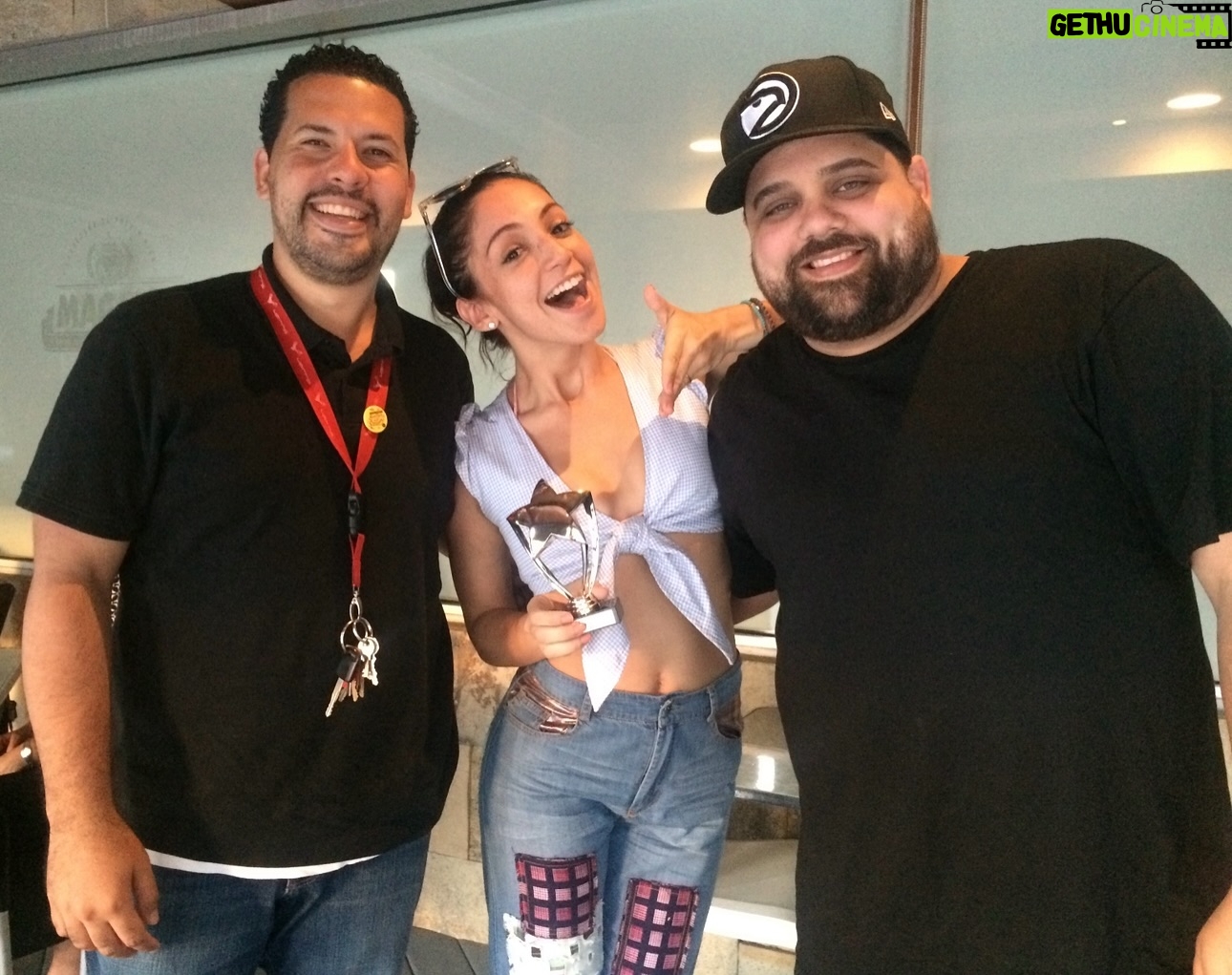 Laura Aleman - 3 Likes - No puedo creer que han pasado 9 años de haber tomado esta foto. Este día me entregaron uno de los premios que ganamos. Este es mi Dream Team. @elijahali2.0 me escribió un día y me dijo que le encantaría que leyera un corto que estaba desarrollando con @cjlozada titulada El Gran Elefante. Después de leer esta pieza, dije que si inmediatamente. Fue sin duda alguna, una de las mejores experiencias que he tenido en mi carrera. Tuve el privilegio de hacer este corto con amistades que amo y admiro. Hicimos un proyecto que llegó hasta Cannes, Cinefiesta, entre otros muchos festivales. Ganamos múltiples premios, entre ellos 4 por Mejor Actriz. Tuvimos una distribución sin igual y celebramos en grande el fruto del amor que le invertimos a esta producción. Esta fue la primera de 3 producciones que hicimos en equipo. No veo la hora de volver a crear con este combete. @elijahali2.0 @cjlozada @yoannasanchez @mustafita #stephanierivera @oscarhguerrero @cristal_garamendi @robert_pena_mateo #ralfyfigueroa #galvi , gracias por la complicidad y el buen arte 🤍
I can’t believe it’s been 9 years since we took this photo. This day they gave me one of the prizes we won. This is my Dream Team. @elijahali2.0 wrote to me one day and told me that he would love for me to read a short film he was developing with @cjlozada titled The Great Elephant. After reading this piece, I said yes immediately. It was without a doubt, one of the best experiences I have had in my career. I had the privilege of making this short film with friends that I love and admire. We did a project that reached Cannes, Cinefiesta, among many other festivals. We won multiple awards, including 4 for Best Actress. We had an unparalleled distribution and we greatly celebrated the fruit of the love we invested in this production. This was the first of 3 productions we did as a team. I can’t wait to create again with this family. @elijahali2.0 @cjlozada @yoannasanchez @mustafita #stephanierivera @oscarhguerrero @ cristal_garamendi @robert_pena_mateo #ralfyfigueroa #galvi, thanks for the complicity and good art 🤍.