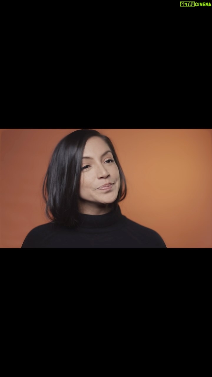 Laura Aleman - 3 Likes - Puede que elimine este post luego…
Cortarme el cabello, siempre es un reto. Hay algo de ello que me hace pensar en el crecimiento de mi espíritu y la sabiduría que con ello a llegado a mi vida. Sin embargo, tengo un gran deseo de soltar todos los cambios que he llevado con mi cabello largo. ¿Debería cortarlo?
I might delete this post later...
Cutting my hair is always a challenge. There’s something about it that makes me think of the growth of my spirit and the wisdom that has come into my life. However, I have a strong desire to let go of all the changes I’ve carried with my long hair. Should I cut it?