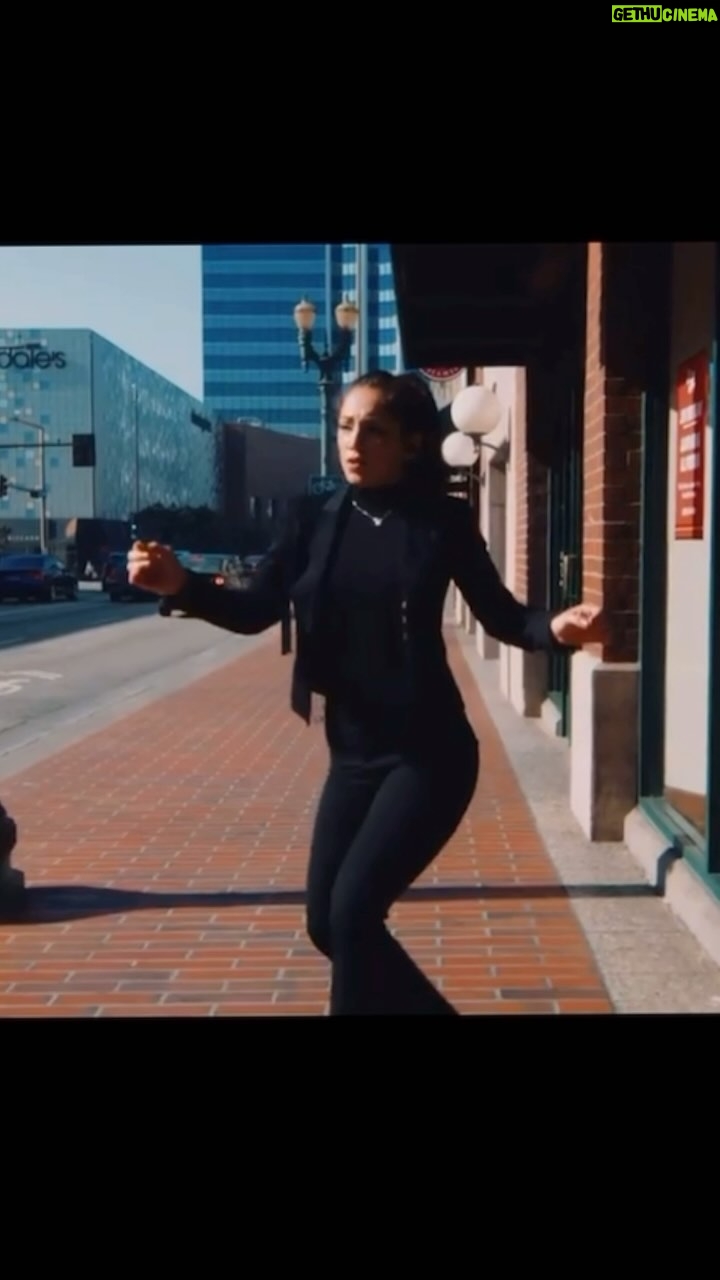 Laura Aleman - 3 Likes - ¡Los domingos son para bailar como si nadie estuviera mirando! 💃🏽🕺🏽
Sundays are for dancing like nobody’s watching! 💃🏽🕺🏽
#tb to @ce_cicada ‘s music video #WhereAreYou 🎥 @brianlynchfilms