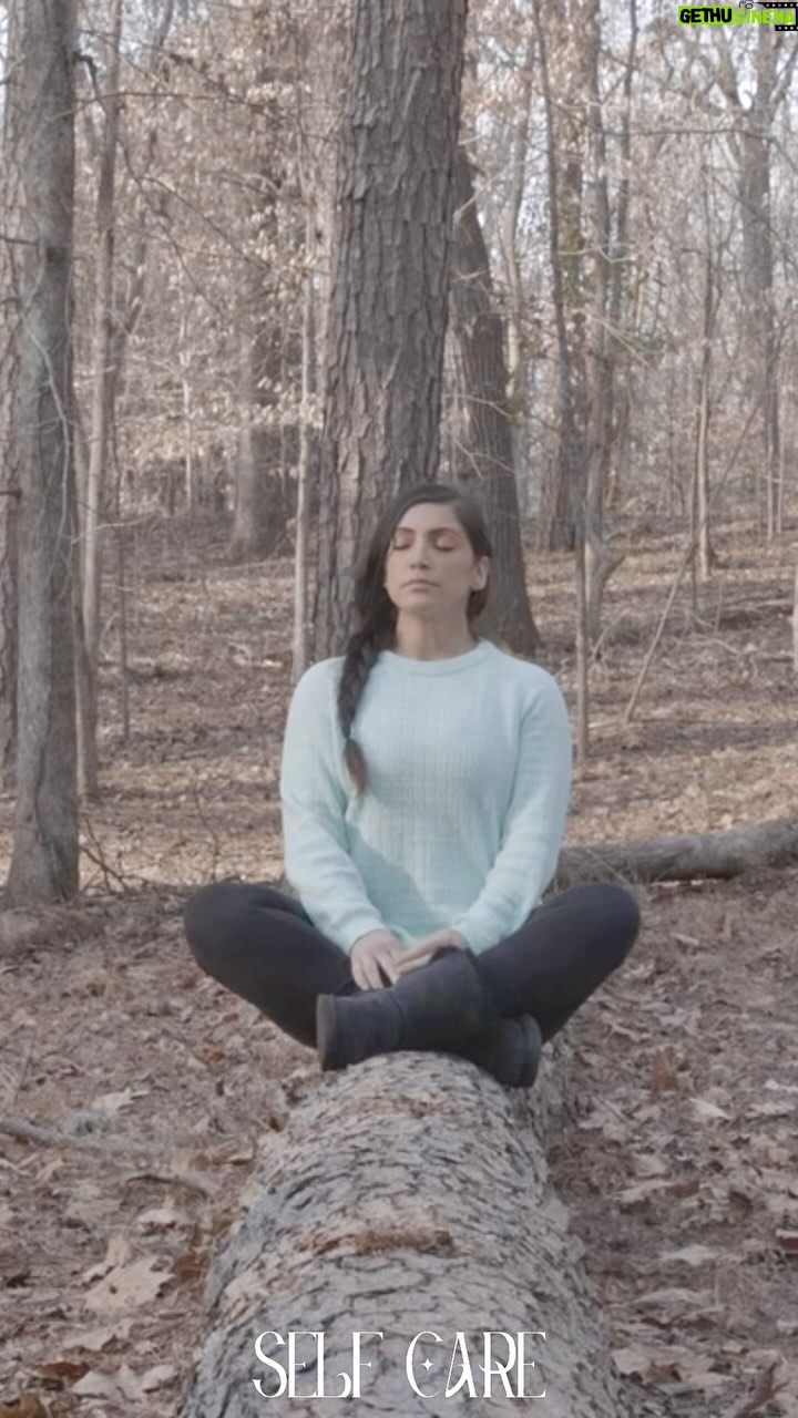 Laura Aleman - 3 Likes - La vida está llena de cambios inesperados, pero son estos los que me han llevado a observar y aprender a escucharme. Abrazando el viaje, un paso a la vez, y encontrando belleza en los momentos no planificados. Viviendo con intención y propósito. ✨
Life is full of twists and turns, but it’s the unexpected changes that have brought me to observe and learn how to listen to myself. Embracing the journey, one step at a time, and finding beauty in the unplanned moments. Living with intention and purpose. ✨