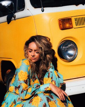 Laura Ashley Samuels Instagram - I have many dreams. One is to own a VW hippy van, totally pimp out the inside and then drive around the country exploring things with my lover. Sounds free🥰