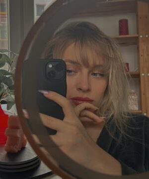 Laura Hritzová Instagram - Všetko možné všade možne