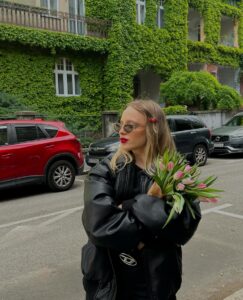 Actress Laura Hritzová HD Instagram Photos and Wallpapers June 2024