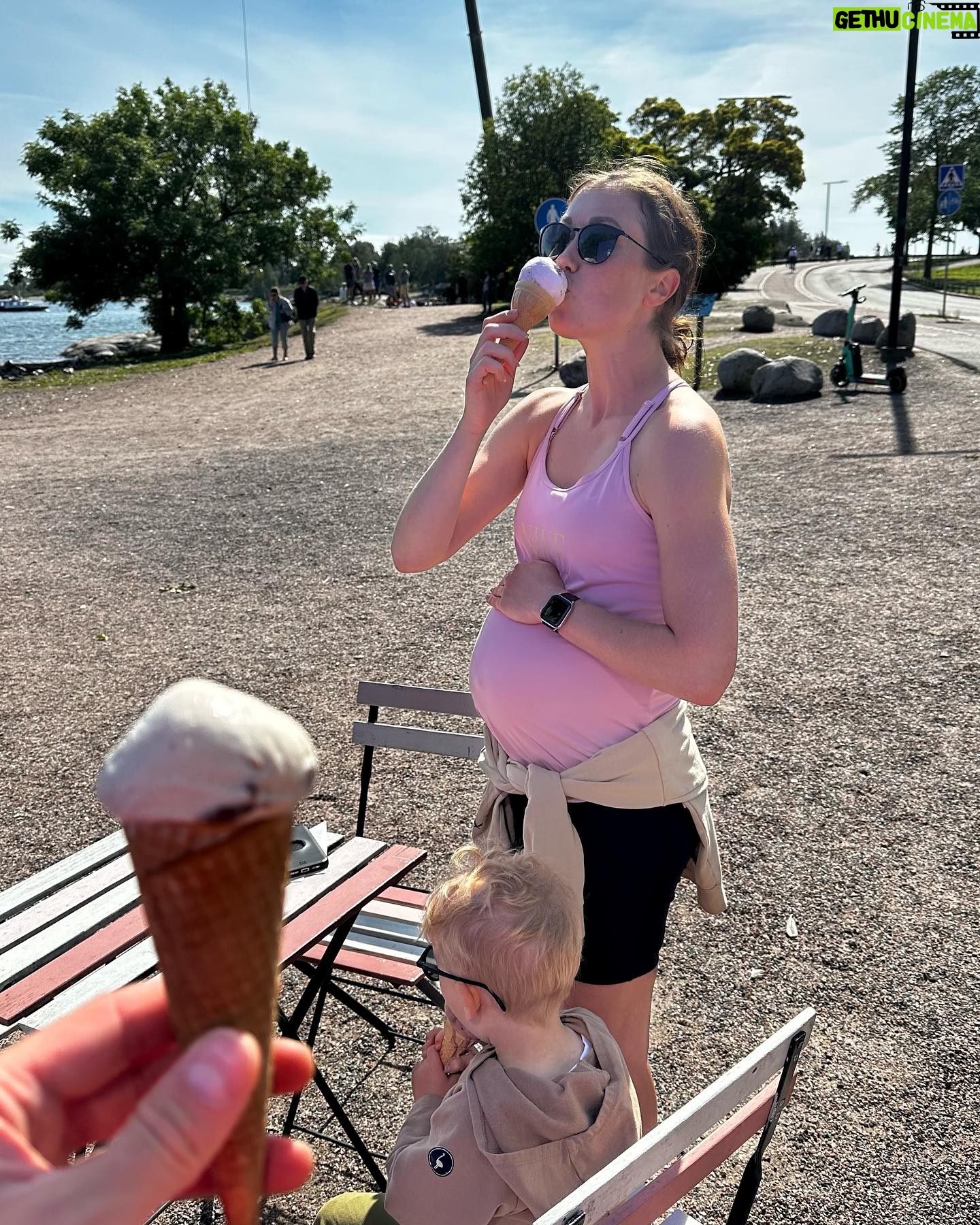 Laura Lepistö - 13.5K Likes - Meidän tän kesän pyöräretkillä on matkannut mukana pieni kyytiläinen.🤰🏽 Pikkuveli, sua odotetaan jo kovin.❤️ Universumille kiitollinen.
#raskaus #vauva2023 #joulukuiset2023 #pregnancy