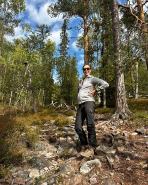 Laura Lepistö Instagram - Bump photo dump Lapland edition🤰🏽🍂🍃

#lappi #ylläs #finnishlapland #pregnancy #raskaus #bumpphoto #babybump
