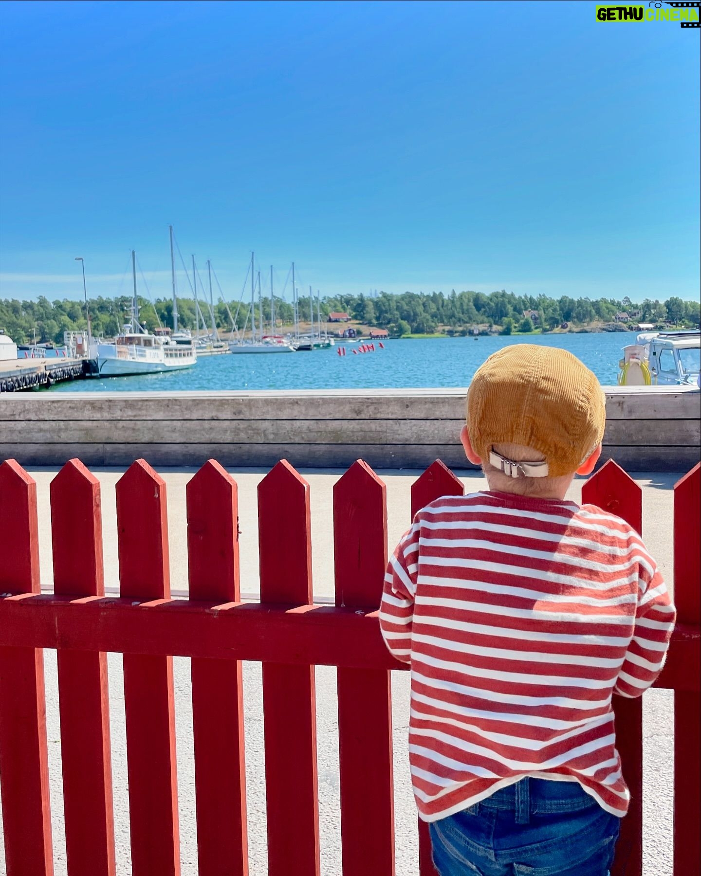Laura Lepistö - 3.8K Likes - Eka vuorokausi karavaanarielämää✅🛳️🇸🇪
Memory lanella suoraan 90-luvun lapsuuden risteilyihin ja glitter-kasvomaalauksiin.🤩 Miten se pallomeri onkin aina vaan niin pop?🫧
Katellaan eka yöpyminen vielä autossa ennen kuin uskalletaan antaa ensifiilisraporttia.😂
#karavaanielämää #karavaanarit