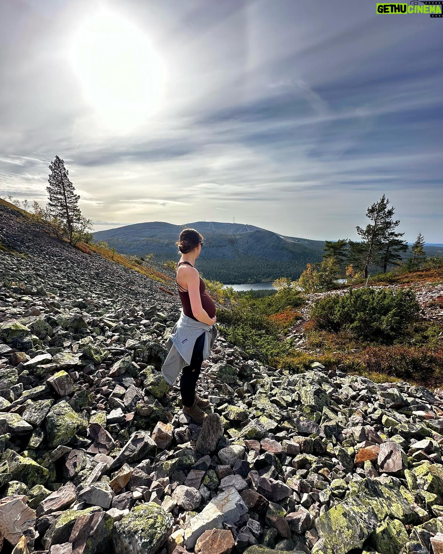 Laura Lepistö - 2.8K Likes - Bump photo dump Lapland edition🤰🏽🍂🍃
#lappi #ylläs #finnishlapland #pregnancy #raskaus #bumpphoto #babybump
