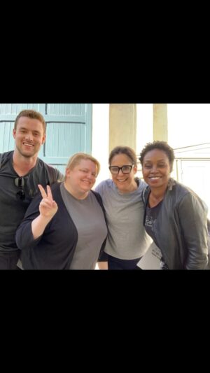 Laura Niemi Instagram - Tonight on @foxtv - @911lonestar ✈️ Fasten your seatbelts it’s gonna be a bumpy ride ;) ✨Love these peeps ❤️ @juliettejeffers @thatkellymarie @quinncoug ✨