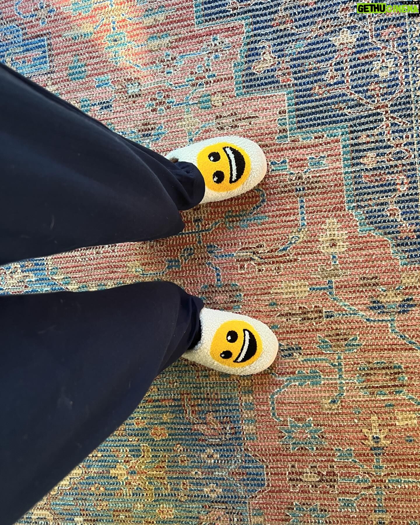 Laura Niemi - 3 Likes - My 2024 Lists
1) IN 2) OUT 3) The Nipple Cookie 4) Turtlenecks 5) SolMarinaCrespo & I @ Rogue Machine for @timvenable ‘s Baby Foot play 6) Macchiato disguised as a Cappuccino 7) Herflower 8) Designer CVS slippers 9) Utterback & Moi at CTG 10) Accommodation by Greg Burdick at OTE fun was had!
(Inspo 👑 @mindykaling ✨as you can see we are sympatico on a couple of these 🥰)
#2024InsandOutsLists #2024