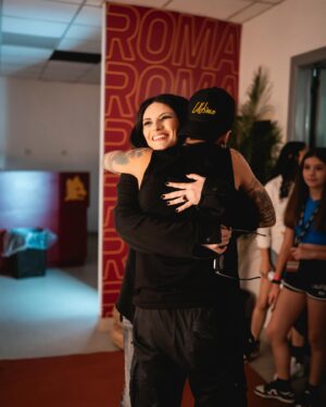 Laura Pausini Instagram - Ultimamente 💛