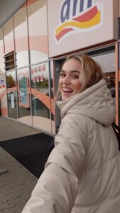 Laura Petersen Top 100 Instagram Photos and Posts