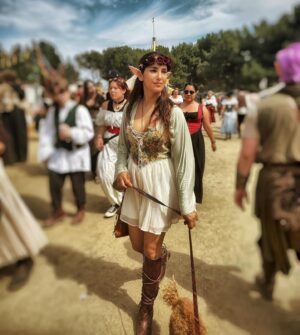 Laura Prats Instagram - Grocery shopping. Just another day in the Queendom. 🧝🏽‍♀️🧙🏽‍♀️🔮

#renaissancepleasurefaire #renaissancefaire #magic #elf #magiccreature #queendom