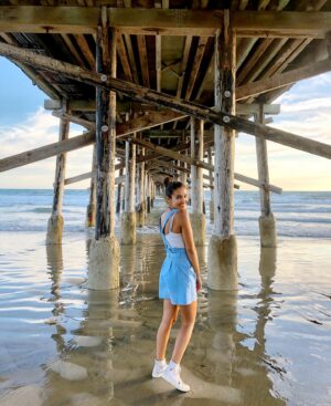Laura Prats Instagram - I need to go to the beach ASAP. 
Haven’t been all summer yet… #notok