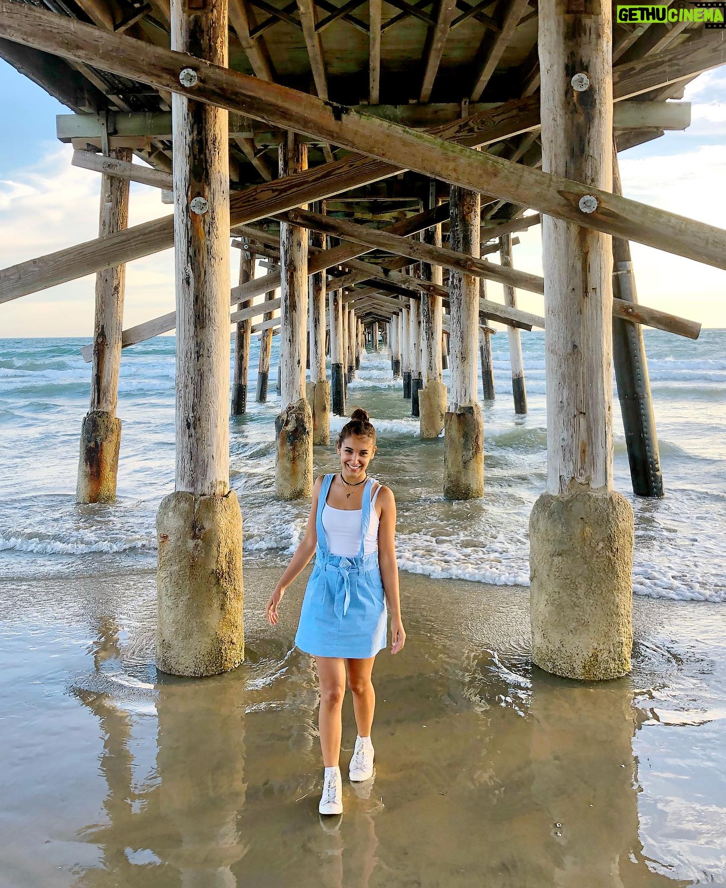 Laura Prats - 543 Likes - I need to go to the beach ASAP.
Haven’t been all summer yet… #notok