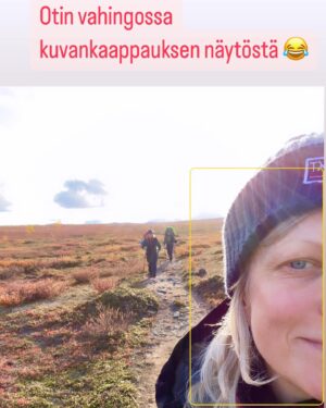 Laura Voutilainen Instagram - Kevo valloitettu 63 km. Tää kuvasarja yrittää kertoa mitä koettiin, ja tosiaan KAIKKEA saatiin. Aurinkoa, ruskaa, tuskaa, sadetta, tuulta, energian puutetta, rinkan purkamista ja täyteen tunkemista, uusia taitoja, ihmeellisiä maisemia, ahavoitunutta naamaa, kostean ja kylmän yön kestämistä ja paljon muuta. Vielä tunnustelen että tekisinkö uudestaan.. 
-ainakin musiikki kuulostaa ihanalta kun sitä ei ole kuullut missään viikkoon, ja työn touhuun tarttuminen tuntuu nyt mahtavalta!! 
Ihanaa syysviikkoa kaikille ❤️☀️🍁🥰
#kevo 
#vaellus
#kevonkanjoni 
@fjallravenofficial 
Kiitos @pataexplorer 
@outdoortrainer_finland
ja vaellusystäväni Sinikka ja Pälvi ❤️