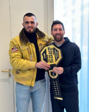 Laureano Staropoli Instagram - Sin palabras, el mejor día de mi vida.

Gracias @leomessi sos el único ídolo que tengo.

Estoy muy orgulloso de mi. Porque estuve por abandonar este deporte hace un tiempo atrás. Y algo adentro mío me dijo que siga. Que me esperaban cosas grandes.

Las buenas llegaron y llegaron para quedarse ✨