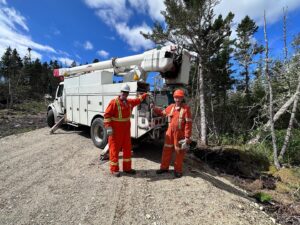 Lauren Hammersley Instagram - I know a lot of people are without power but I called a few hours ago about this tree on my wires and these two from Quebec Hydro are already here to deal with it. I’ve been here 4 years and every storm I’m so impressed at the speediness of getting things back on track. Thank you to the workers from other provinces who are here to help!