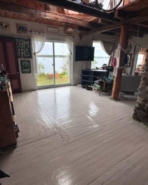 Lauren Hammersley Instagram - Patchwork floor no longer!!! ❤️
Feels so good on the feet now ☺️