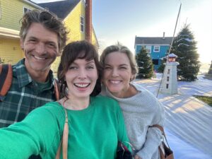 Lauren Hammersley Instagram - Wish I took more pics with the wonderful cast and crew of this show! This was so fun to make!! #christmasisland airs on @hallmarkchannel and other channels on Saturday ❤️