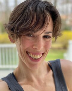 Actress Lauren Kelston HD Instagram Photos and Wallpapers June 2022