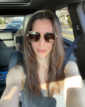 Lauren Kelston Instagram - Chopped. 

…and enough to donate! 

#haircut #newdo #springvibes