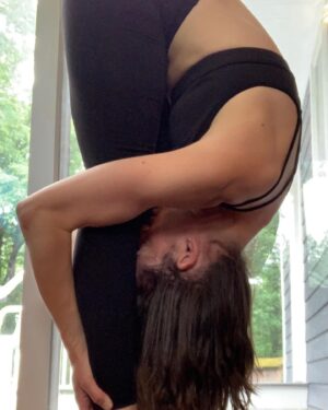 Lauren Kelston Instagram - I realize there is a lot going on in the world. I hope you are safe and healthy, taking time to reflect, and are having important conversations with friends and family. On Sunday, June 14th, join me for an uplifting yoga class, a journey of the heart, honoring my brother and those who suffer from mental illness. Mental illness does not discriminate, it is unbiased and relentless. Lets come together to raise awareness, raise funds for Hope for Depression, and remember those we have lost. Registration link in bio 🙏🏻💛
.
.
.
#yogaforalex #inlovingmemory #hopefordepression #yoga #yogalove #yogalife #yogaeverydamnday #donate #fundraising #raiseawareness #depression #mentalwellness #mentalawareness #siblinglove