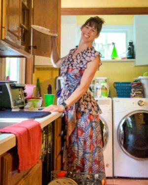 Lauren Kelston Instagram - Morning routine.
.
Dress by @temperleylondon
.
#stayinginwithRTR @renttherunway #thanksitsRTR #morning #routine #diaperchange