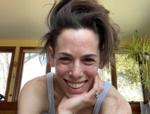 Lauren Kelston Instagram - I’ll be subbing for the wonderful @iflowyoga @powerflowyoga #glenrock this Monday 1/30 and Thursday 2/16 at 915a. Come out and play! 🧘🏻‍♀️💛🙏🏻
.
#yoga #yogalove #yogalife #yogaeverydamnday #yogi #iloveyoga #yogateacher #crazyhair @juliemazanecyoga