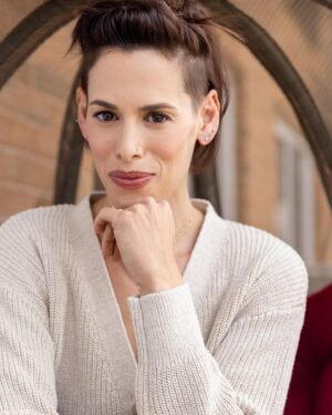 Lauren Kelston Instagram - New #headshots!! 🤩 These were a labor of love and a huge accomplishment for me in 2023.💛 I have struggled with when the “perfect time” would be to share them - waiting for my new website to be ready, struggling with my fear of putting myself out there again… but, I’m ready! Let’s go! Here’s to 2024 being a year of possibilities and new opportunities! Happy New Year! 🙌🏻🎉

📸 I had the honor and privilege to work with the incredible @shirintinatiphotography! She relates and connects, and is able to capture the true essence of the clients she shoots!
😎 I worked with the wonderful Jessica Myrh of @inherentstyle in preparation for my shoot. Not only did Jess help me find my proper color palette (this process alone is life changing 😝), she helped me tap into parts of myself I can share and offer in new ways. Because of the work we did, my shoot was organized, full of intent and focus. I was at ease and confident!
💄@brushbydiana did a stellar job on my makeup and hair!
📷 @lauratheactor thank you for all your help day of!

#actor #actorslife #acting #photography #artist #photoshoot #style #casting