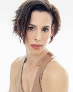 Actress Lauren Kelston HD Instagram Photos and Wallpapers June 2024