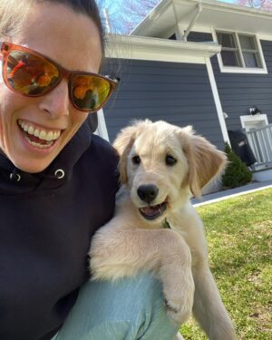 Lauren Kelston Instagram - So happy together 😃
.
#goldenretriever #bigpup #3monthsold