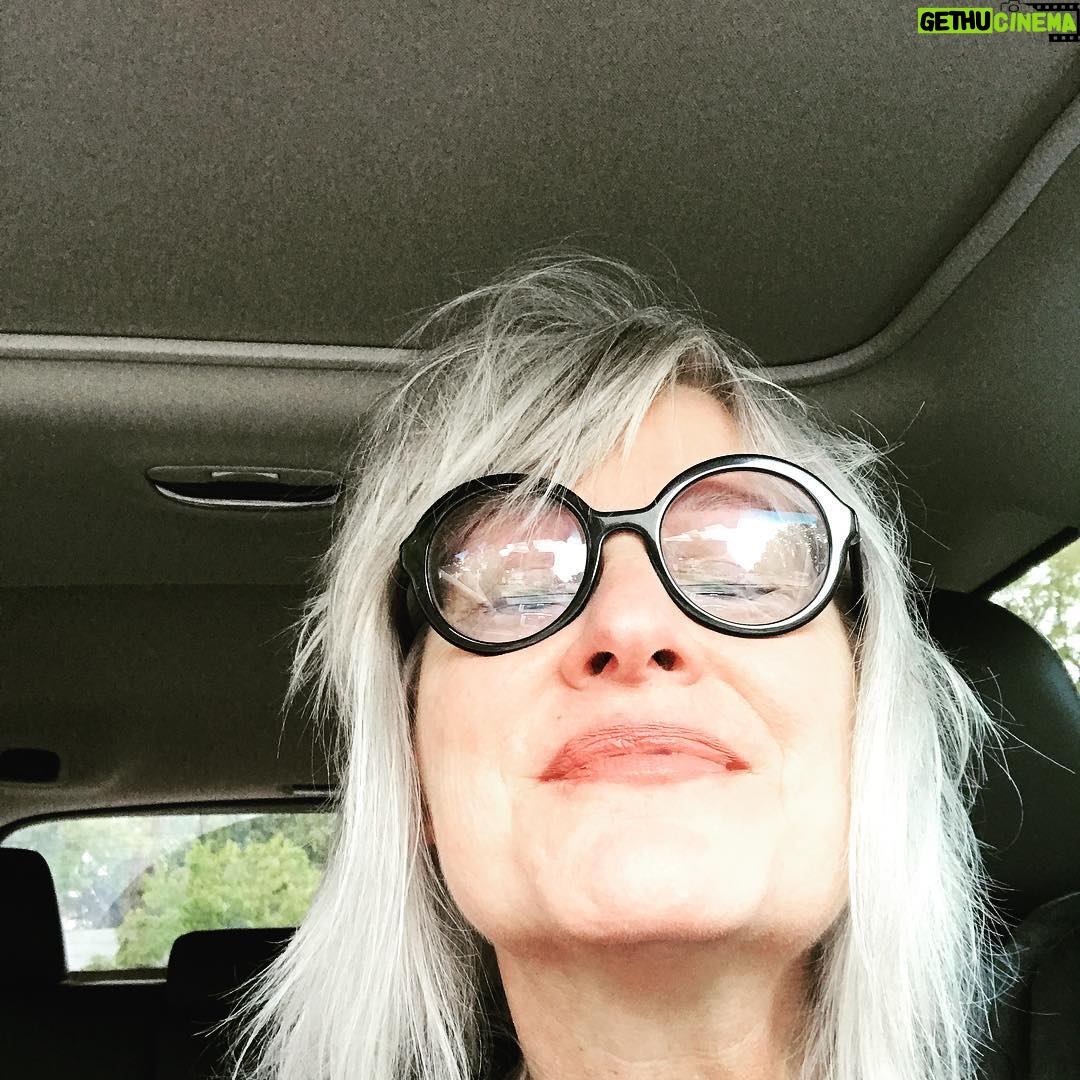 Lauren Lane - 492 Likes - I feel like I should do my lips before I see my accountant. #mathfear