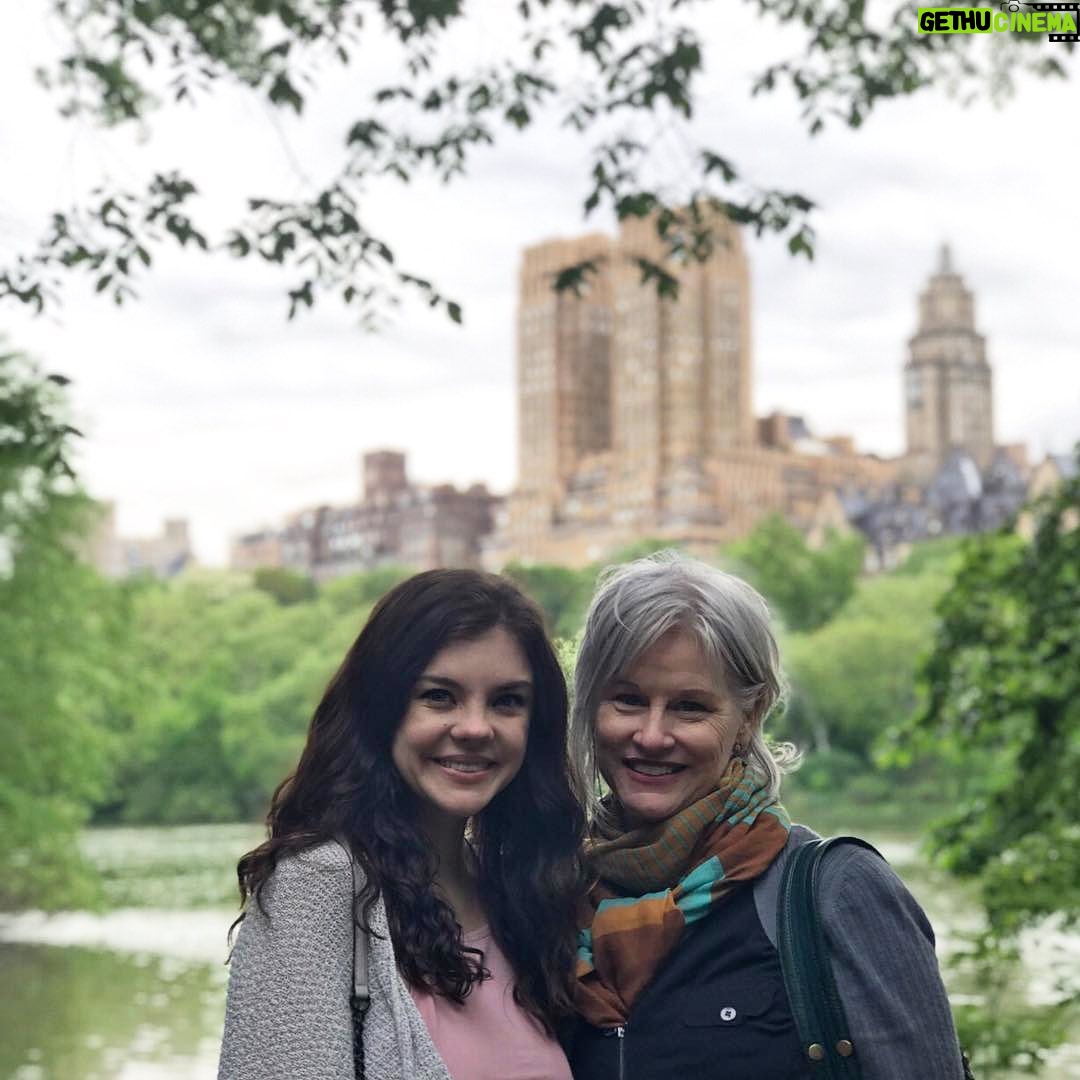 Lauren Lane - 3.6K Likes - Missing being in the city with my girl ❤️ can’t wait for our next post-COVID adventure. Sending endless support to all NYC friends and emergency workers. Hope everyone is staying safe and healthy 💕