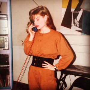 Lauren Lane Instagram - “Hi, yes um, I’m tracking my order of 10 wide black elastic belts.”