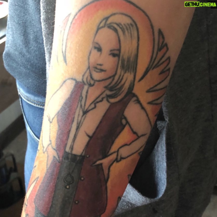 Lauren Lane - 301 Likes - Dylan loves her some CC.