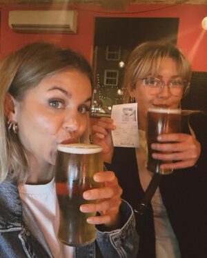 Lauren Layfield Instagram - Back on your radio today from 4pm after a beaut of a week in Luton: four panels, four radio shows, discussing everything from money to health to knife crime, all ahead of R1’s Big Weekend. Finished it seeing some comedy and staying out way too late with @lilliemaenot, gotta get that balance.💖