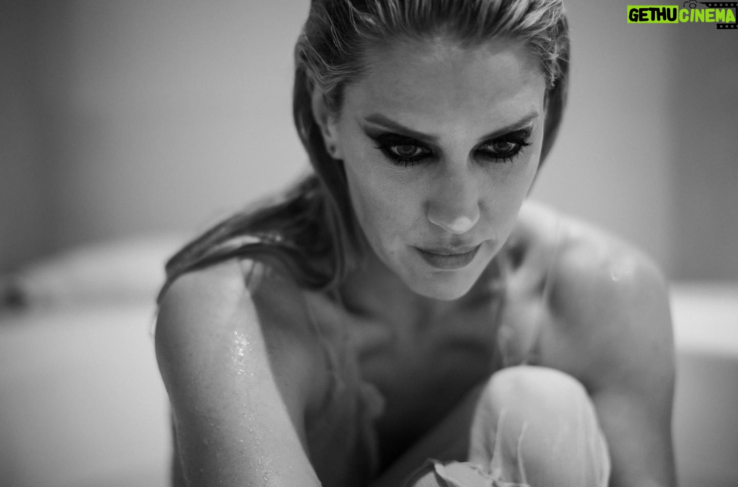 Lauren Lee Smith - 1K Likes - Part 3
Photographer @pudgynugget
Photo assist @ivanamitreska
Makeup @tightlinedbeauty
Hair @laurachristineclark
DOP @theanastasiaspivak
Shot @windsorarms