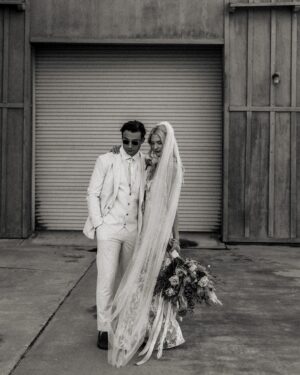 Lauren Lee Smith Instagram - 🤍 love love love 

@doktadil 🤍
@kristinecofskyphotography 🤍
@yourbohobloom 🤍
@deserthoneyartistry 🤍
@pinyonpinefloraldesign 🤍