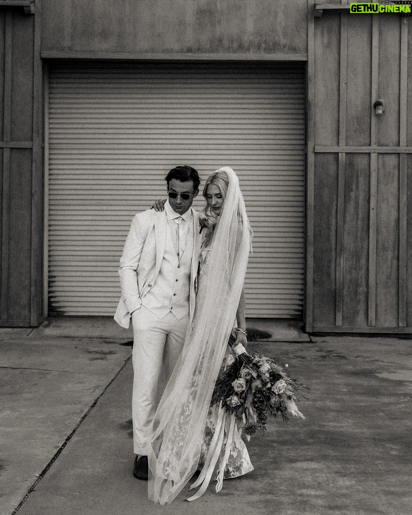 Lauren Lee Smith - 858 Likes - 🤍 love love love
@doktadil 🤍
@kristinecofskyphotography 🤍
@yourbohobloom 🤍
@deserthoneyartistry 🤍
@pinyonpinefloraldesign 🤍