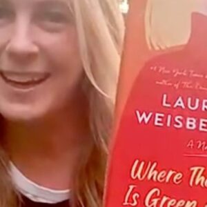 Lauren Weisberger Instagram - I can’t wait for you to meet Skye and Peyton this coming Tuesday!
.
.
.
#laurenweisberger #wherethegrassisgreenandthegirlsarepretty #bookscomingsoon 
@randomhouse @penguinrandomhouse