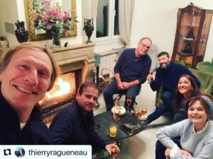Laurent Kerusoré Instagram - Très belle brochette de vieux combattants de pblv @stephane_henon @ceciliahornusoff @thierryragueneau Pascal et Valérie @pblvofficiel #retrouvailles #bellebrochette #vieuxcombattants #soirée #happylife #amis