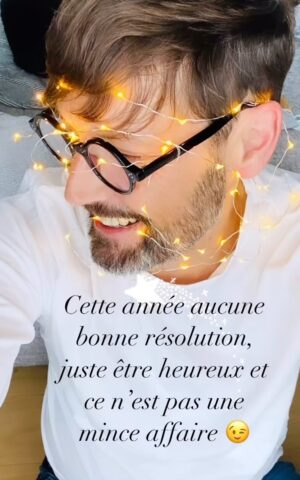 Laurent Kerusoré Instagram - Pas besoin de longs discours pour cette nouvelle année. Soyez heureux et ce sera déjà très bien. Je vous embrasse en réalisant ma chance d’être suivi par des personnes aussi bienveillantes. Merci #happynewyear #merci #bonheur #bienveillance #♥️